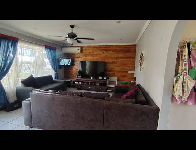 3 BEDROOM SIMPLEX FOR SALE IN ESCOMBE